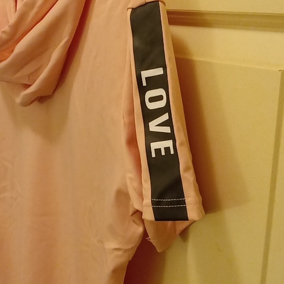 Woman's sweat suit - Picture 5 of 6